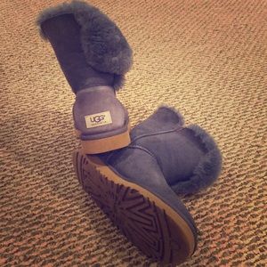 Women’s size 8 blue Uggs